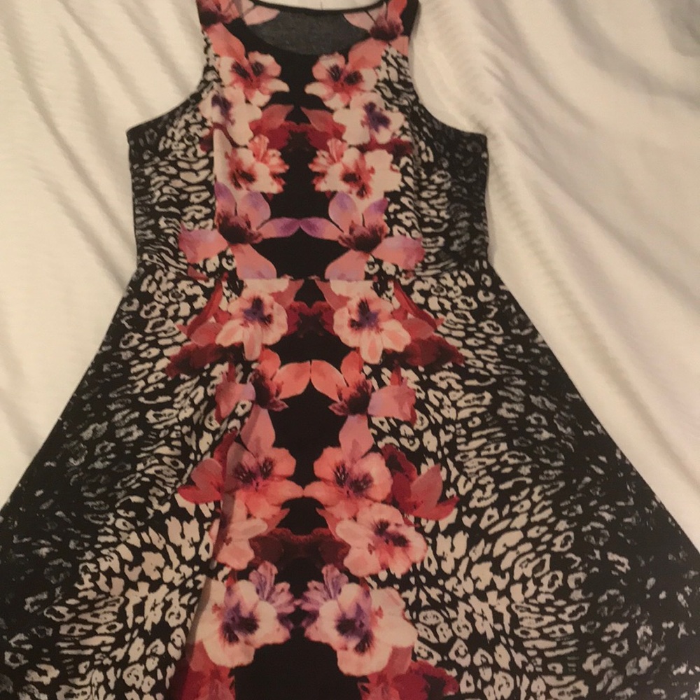 Really cute leopard and floral print shift dress!